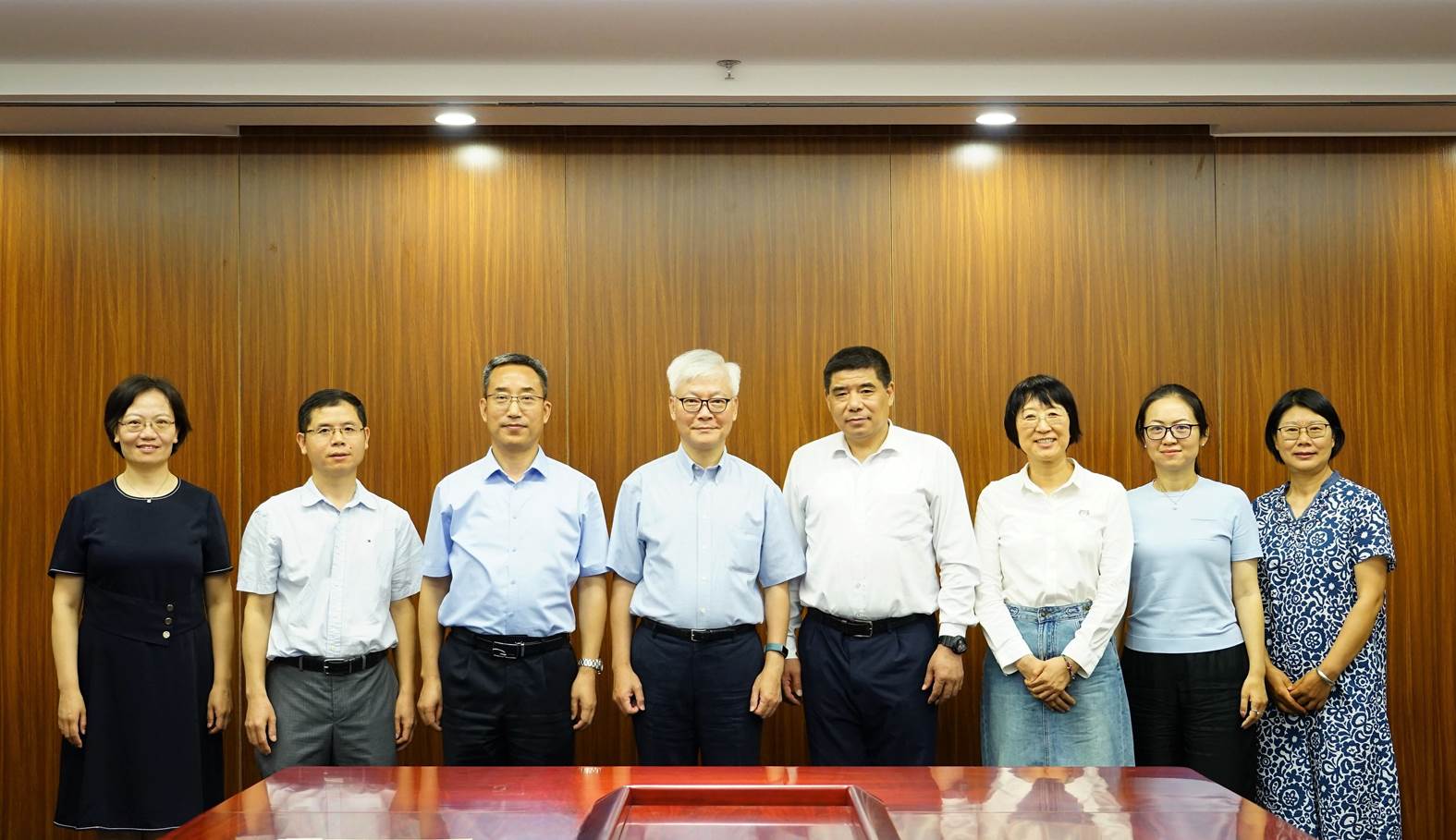 台湾东吴大学多人色情
院长阮金祥教授一行来访