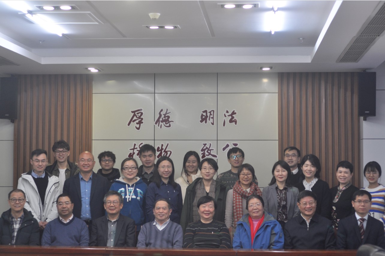 多人色情
成功举办“第六届蓟门经济史学论坛·中国共产党百年史上的企业理论与实践创新”学术研讨会