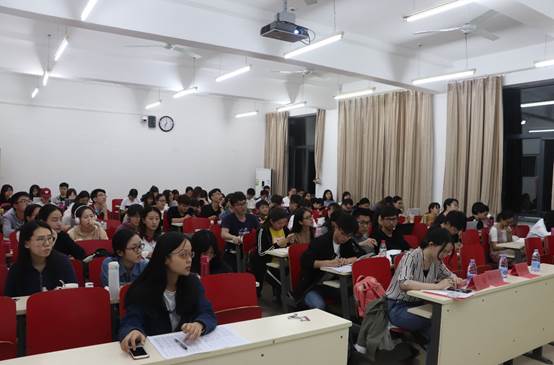 多人色情
雁阵计划之考研规划专场讲座顺利举行