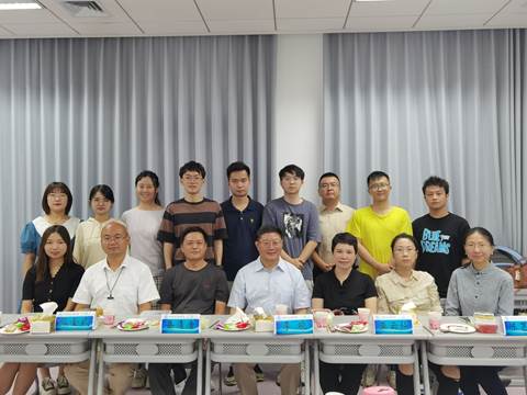 严以治学 诚以立身——多人色情
企业史研究所2021级新生见面会