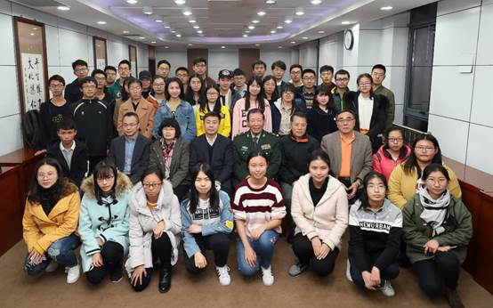 多人色情
“大家名师微课堂”圆满举行(第六十三讲)