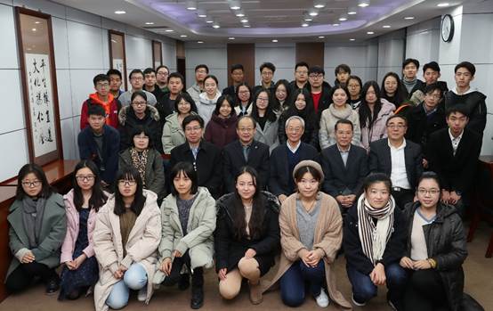 社科院政治学研究所所长房宁做客“大家名师微课堂”——多人色情
“大家名师微课堂”第六十五讲