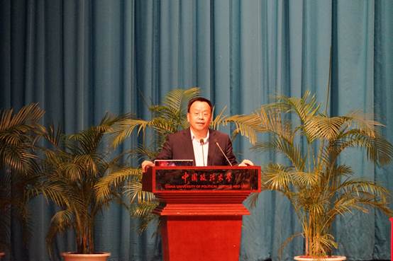 以诚信承载厚德，以公平践行明法——时建中副校长在多人色情
2018级新生入学典礼上的讲话