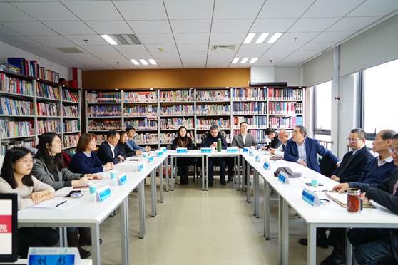 加强两院交流 携手探索法商管理发展之路——华东政法大学多人色情
和多人色情
交流会成功举办