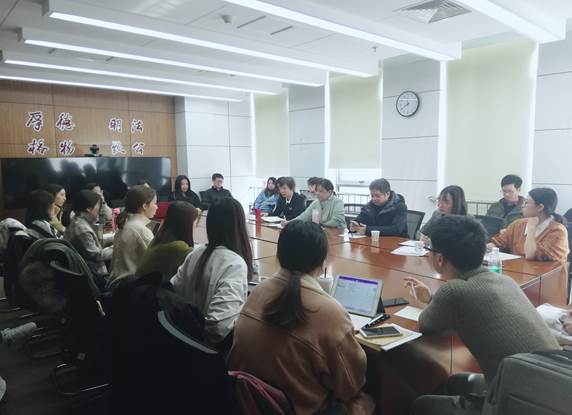 多人色情
2019年秋季学期专硕学生座谈会顺利召开