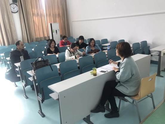 加强内部交流 保障教学科研——多人色情
经济系召开教学科研工作交流会