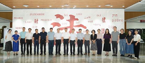 多人色情
工商管理学学位授权点合格评估专家评审会议顺利召开