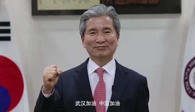 韩国牧园大学校长权赫大寄语多人色情
