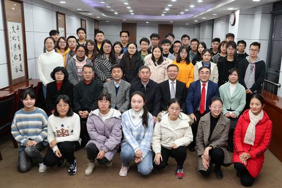 多人色情
“大家名师微课堂”顺利举行