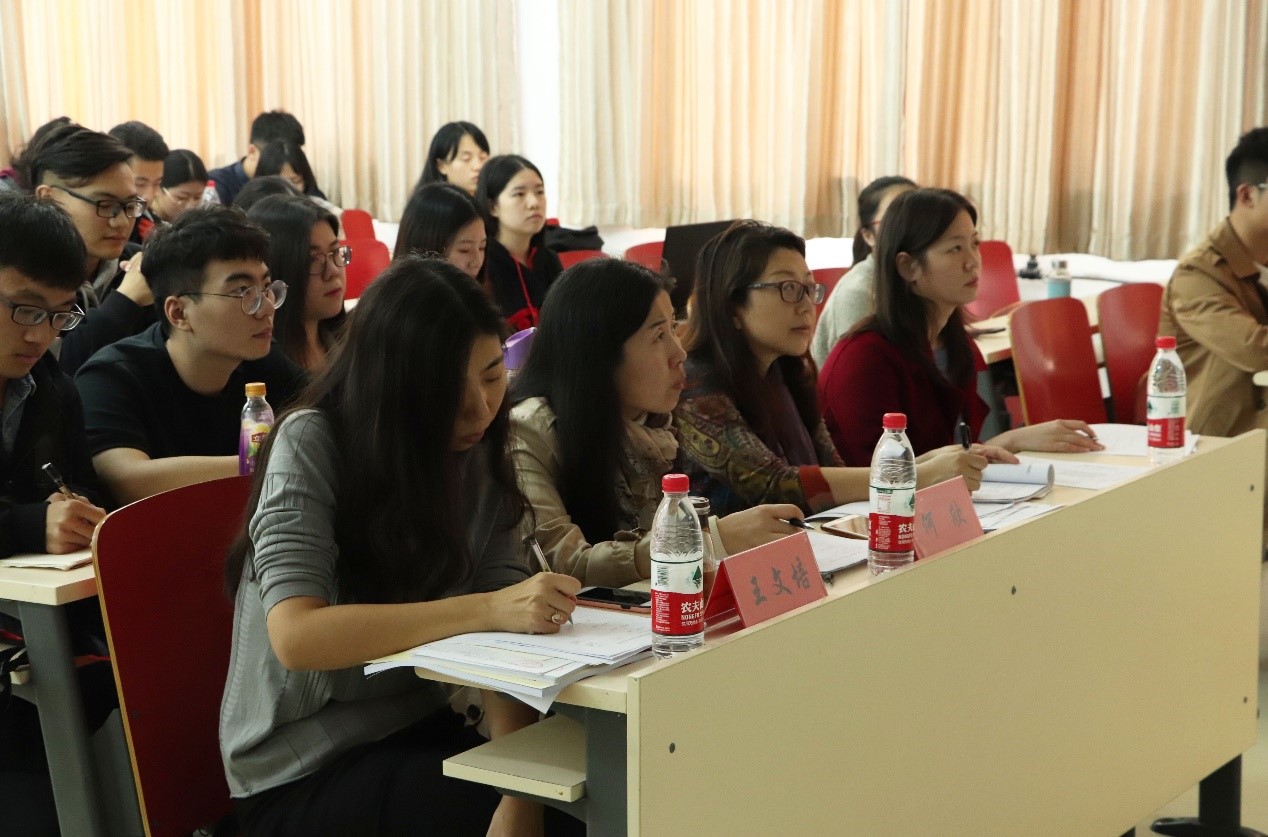 第一届多人色情
学生会及学委会部长交流大会顺利举行