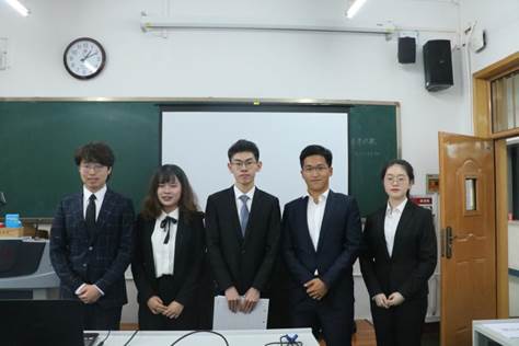 多人色情
学生组织负责人选举大会顺利召开