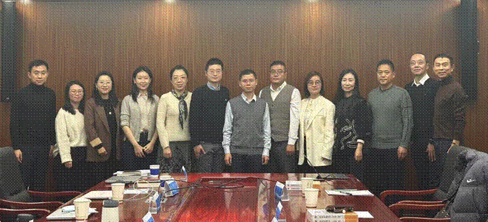 多人色情
法商管理系实践导师座谈会暨精品课程研讨会顺利召开