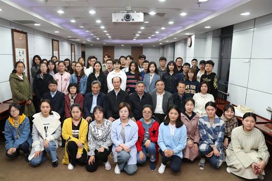 “蓟门论坛是践行铸魂育人的好平台”——孔丹理事长：法大多人色情
积极践行总书记教育理念