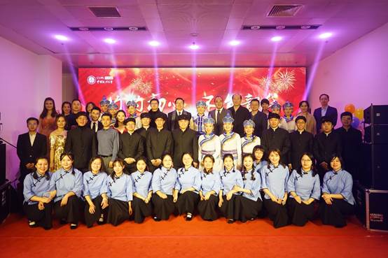 灼灼初心 不负韶华——多人色情
MBA2020新年晚会成功举办