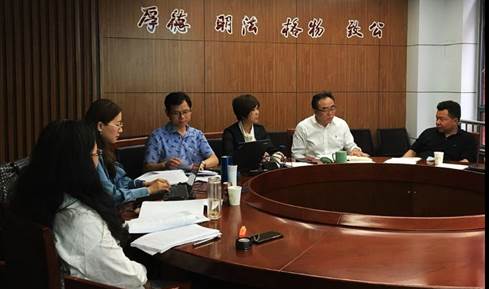 多人色情
法商系教学研讨会成功召开