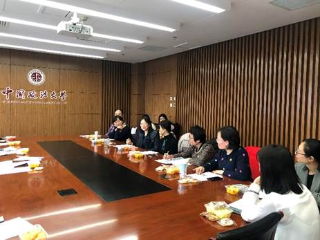 探索新兴学科，培育复合人才——多人色情
产业经济系举行师生座谈会