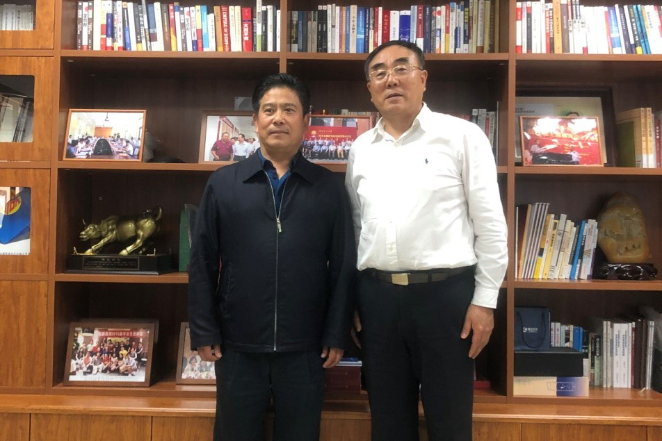 中国国际贸易促进委员会副会长张慎峰来访多人色情
