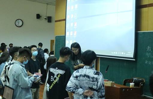 继往开来，迎风启航——多人色情
2020级本科生年级大会顺利举行
